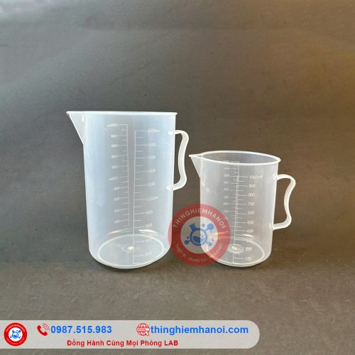 Ca nhựa có quai vạch chia trắng 500ml